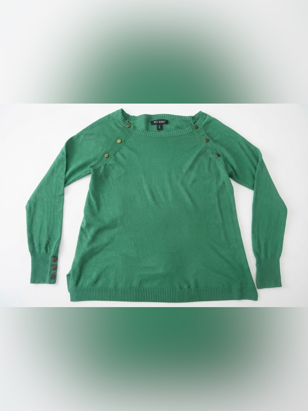 Roz & Ali women’s Green Button-Trim Crew Neck Sweater. Size S.